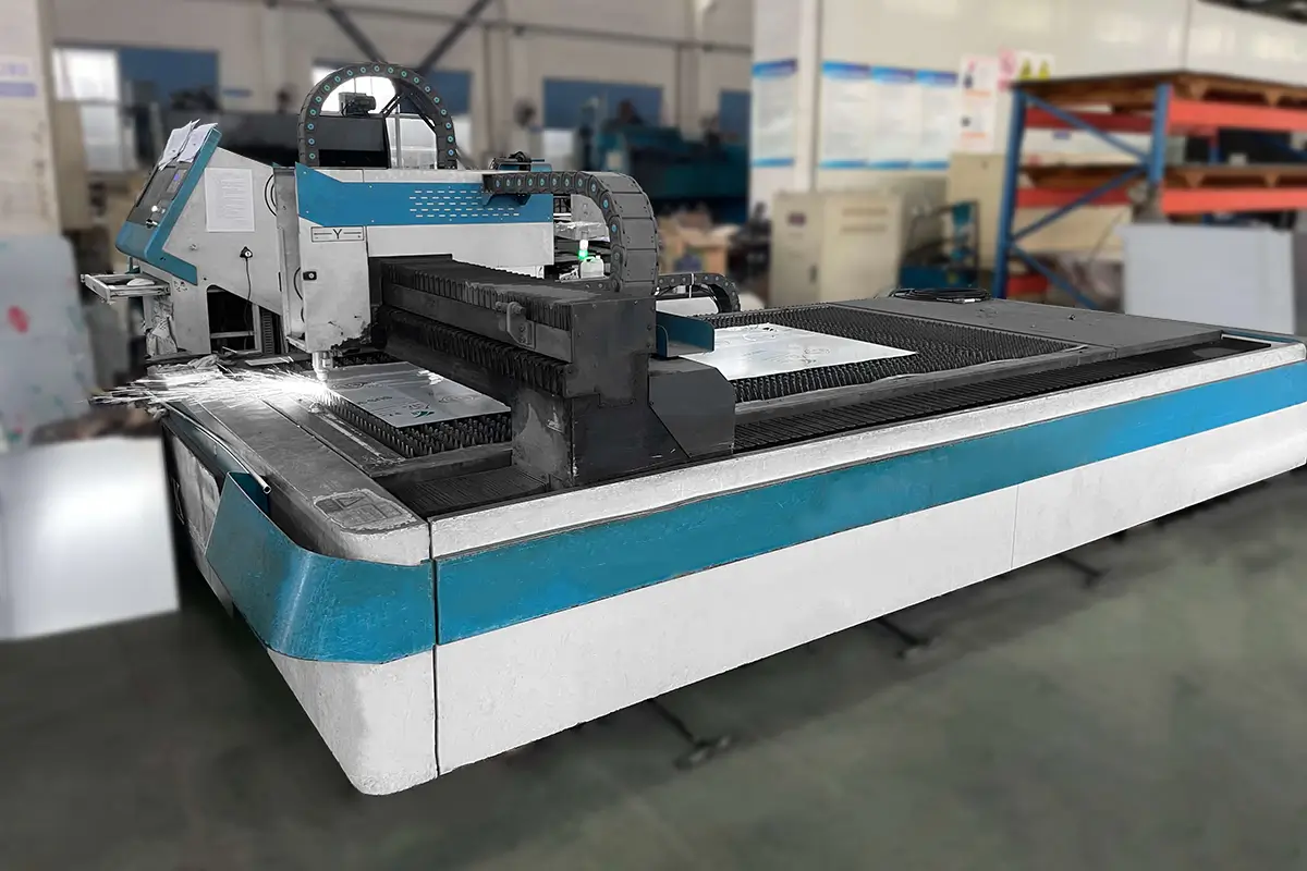 Locker sheet cutting