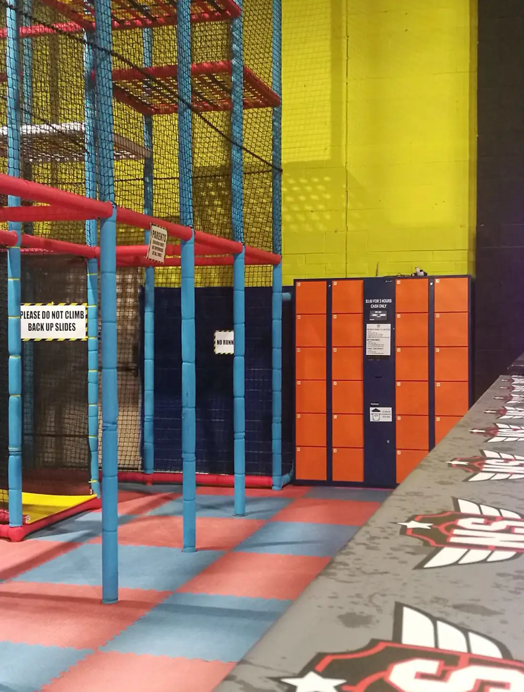 park parcel locker
